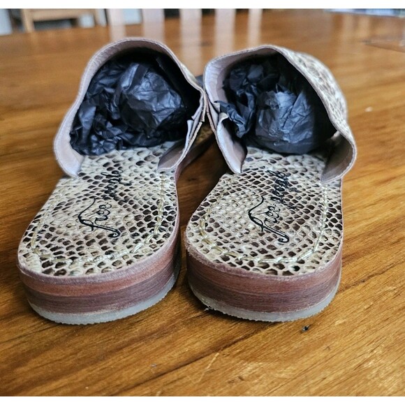 Free People Saturday Slide Snakeskin Print Flats Size US 7/EU 37.5 Beach Pool - Picture 9 of 9